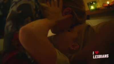 Ulrikke Falch & Maia Hansson Bergqvist (Ligga - s01e07 - Scene #1)