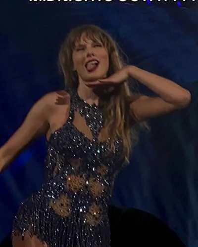 That facial expression! New outfit! Looks amazing