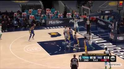 [Highlight] Miles Bridges 1 handed acrobatic save and 2 handed flush