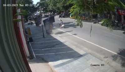 Coimbatore District, India: out of control driver hits car, motorcyclist, pedestrian