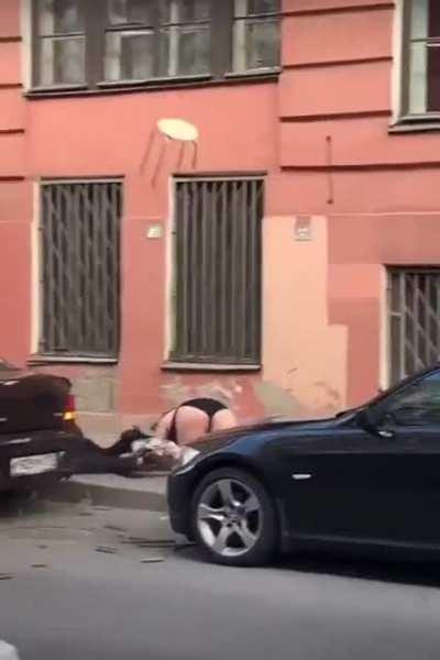 WCGW chilling on an unstable balcony