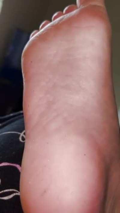 Aren’t you thankful for my feet 🦶🏼