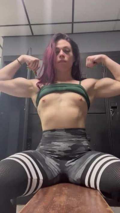 This is what all the guys in my gym dream of seeing