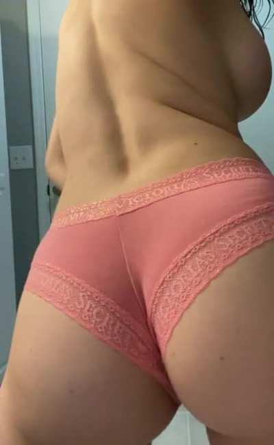 Your POV before pulling them to the side and diving in [f]