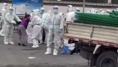 Police eivicting residents for quarantine facility