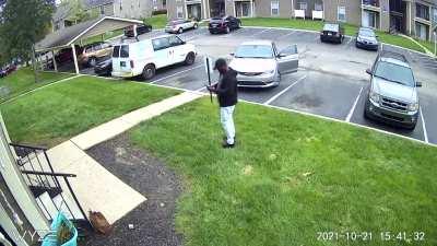 Dude from DoorDash just dropped of my buddy’s food, took a picture to show it was delivered, then stole the food.