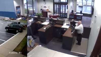 Robber shot dead by security guard - Rockford, Illinois 20/01/2017