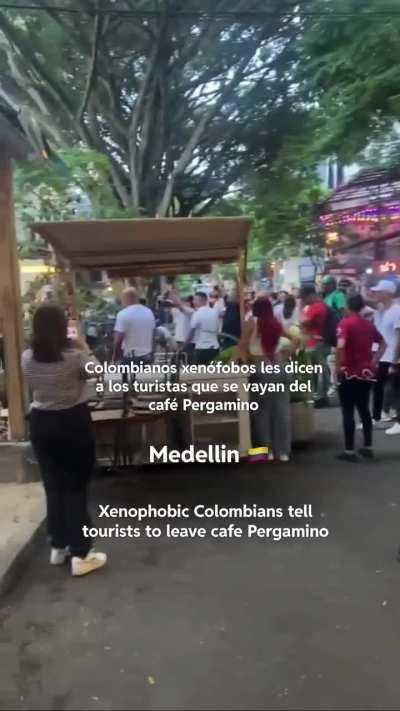 [Video] Grupo de Colombianos xenófobos en Provenza Medellín 🇨🇴