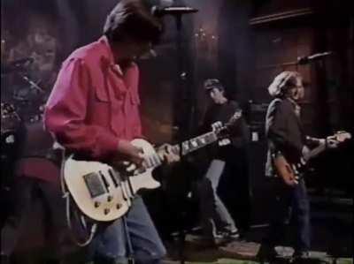 Gin Blossoms perform “Follow You Down” on March 23, 1996 (S21E16)