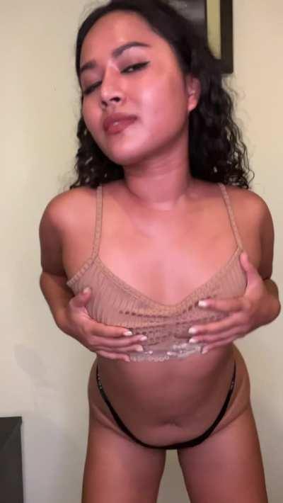 Just showing my fuckable body