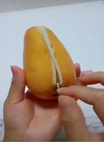 Zipper Mango lets you keep the flesh fresh