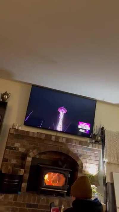 Local Seattle news station used the Halo 2 theme for the New Years countdown