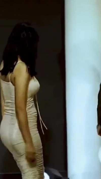 Just can't control myself from sharing another gif of Mrunal Thakur as I find this angle gives a better seductive side look of her