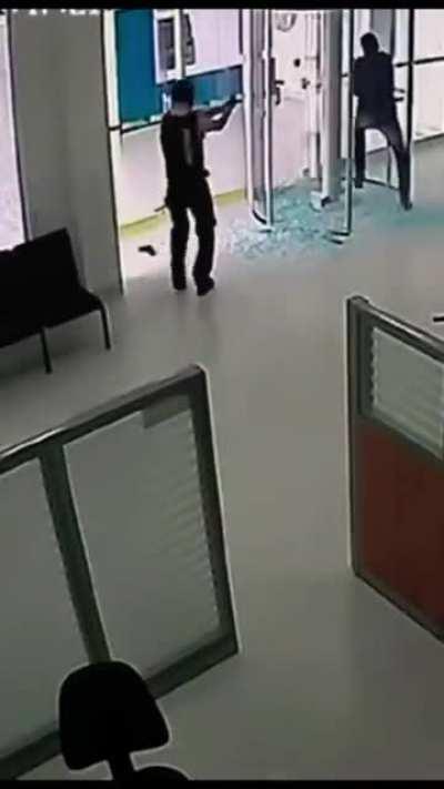 Security Guard Vs 2 Robbers 👊