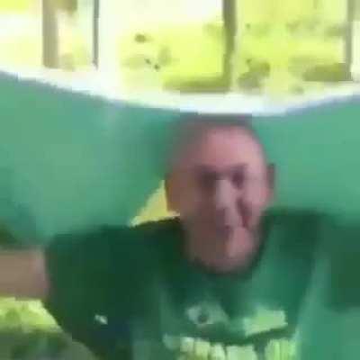 Corra velho da Havan, corra