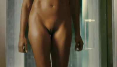 Rosario Dawson's busty tits in 