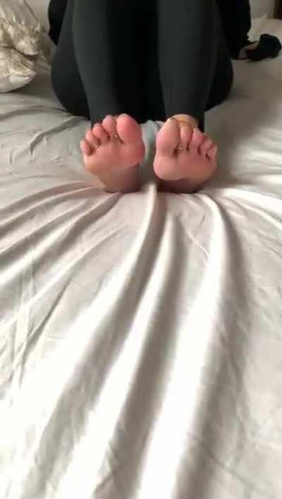 Just a little feet reveal, they say hello :)
