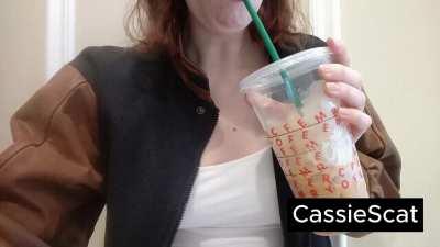 Coffee Diarrhea in New Leggings EXPLOSION!