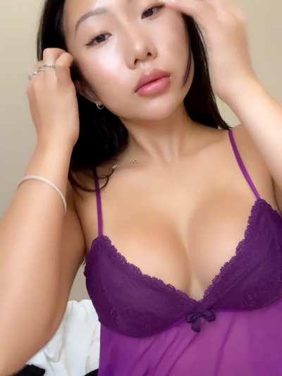 Delicate cherry blossom 🌸