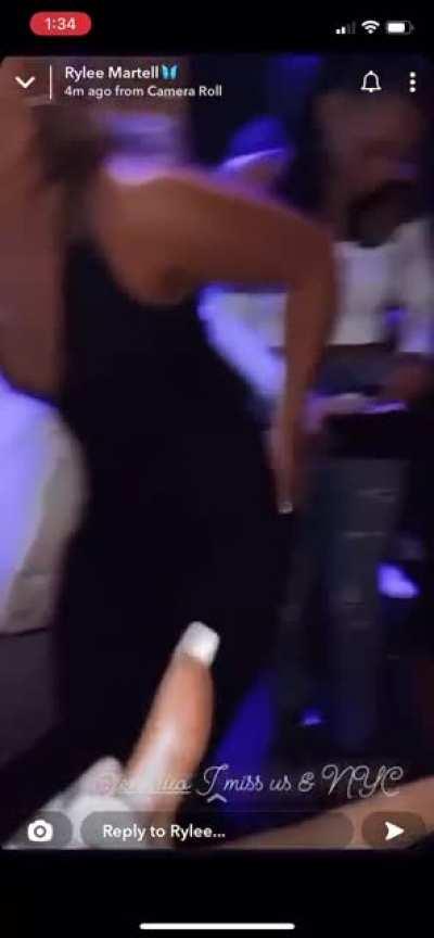 I hate that guy that walked by😂😂