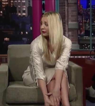 On Letterman showing off her leg injury