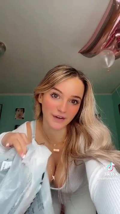 I think @kaitlynkrems is actually trying something on. I don't know. I felt like I kept getting distracted.