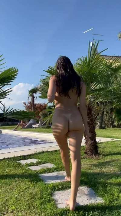 Splash with me or splash me? 🥵