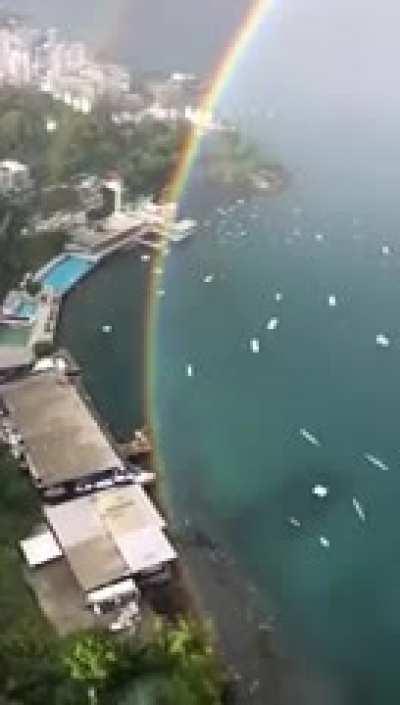 Here a complete rainbow