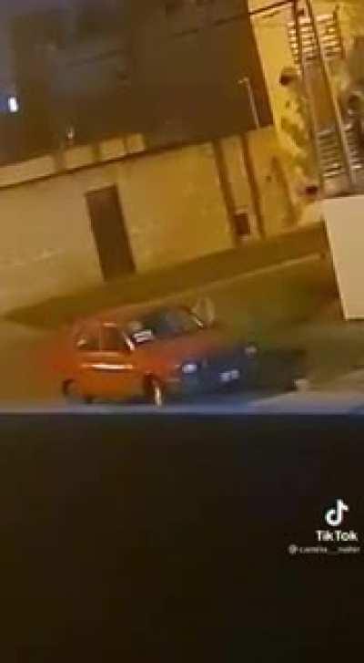 Pequeña disputinha en el hood