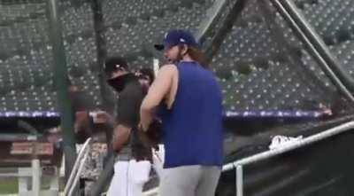 Kershaw gearing up to become a switch-pitcher