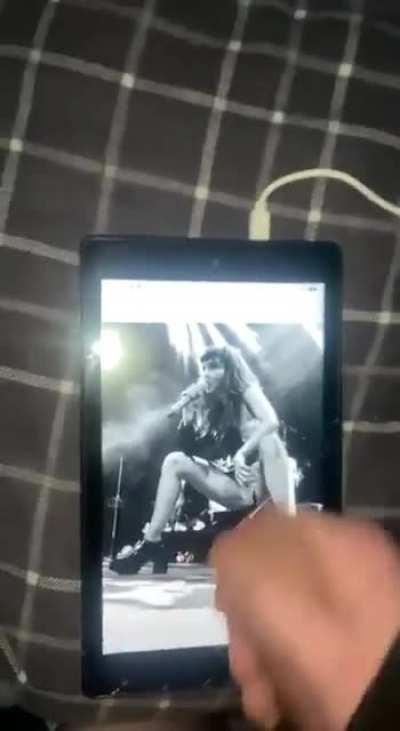 Cum Tribute Lauren Mayberry 🍆💦💦💦