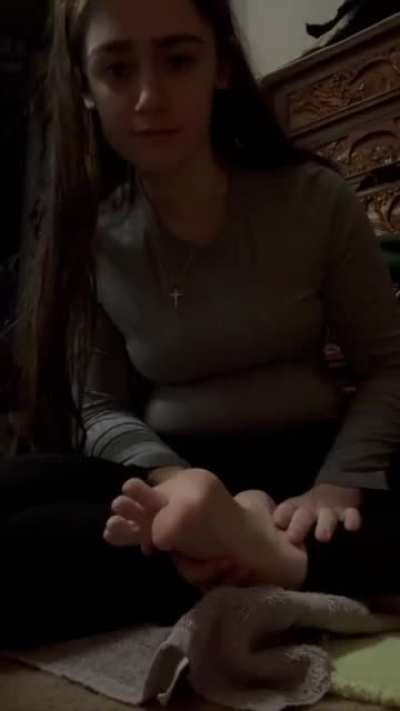 18yo julessoles18 foot lick