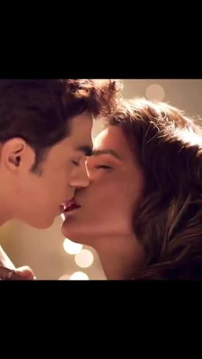 Hina khan ko aise daaru pila kr kon kon lena chahega 😍😍