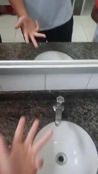 Loira do banheiro da netflix