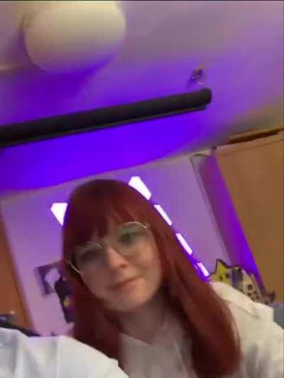 Huebi der Tänzer der ab und an seinen Kopf bewegt (feat. Alina)