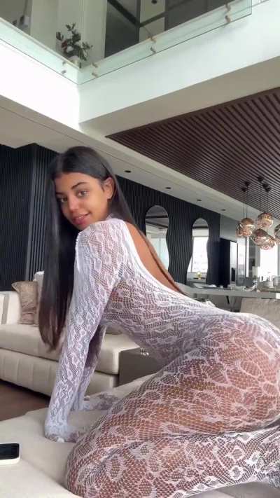 I wanna sit on your face😍