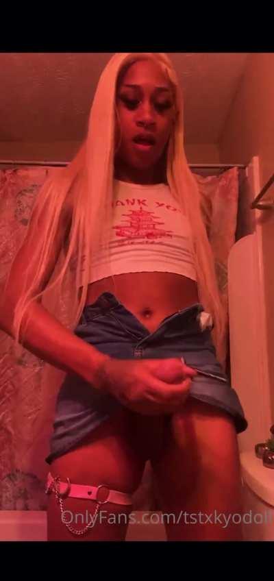 Ts Txkyo showing off that pretty🍆🤤😍