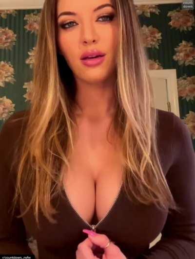 Goddess‘ Big Boobs