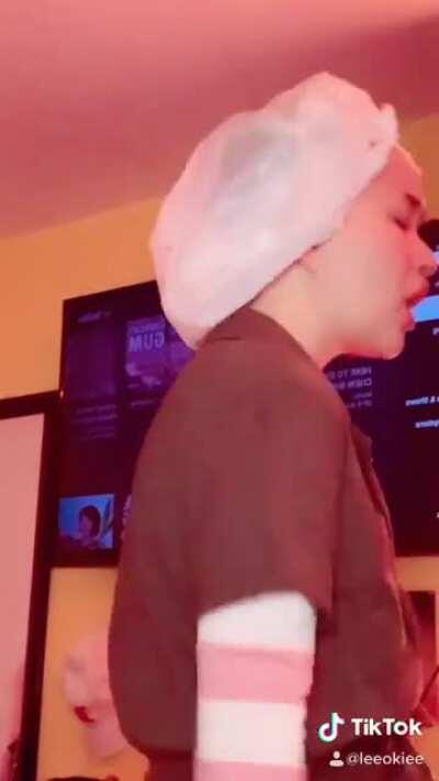 Everytime I post Ramona Flowers cosplay, people say I look like Knives Chau... Well...why not both?