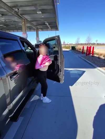 This Amateur MILF Is Living Out Her Wildest Dreams, And It's All Thanks To Her Big Tits! Get ready to have your mind blown by the one and only ginger4play, an amateur MILF who's taking the internet by storm with her jaw