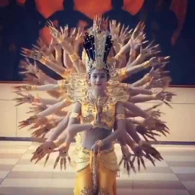 Ive seen things like this when my buddy was wearing a Baja hoodie and waving his arms around