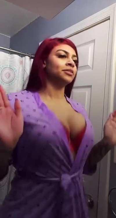 Purple Robe 👏🏾’s