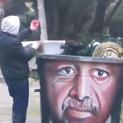 Greeks love Mr Erdogan so much, they made him into a beautiful painting🥰