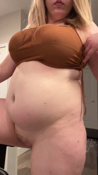 I wanna be someone’s fuck toy 