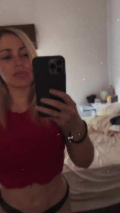 Do I need to write a cheesy pick-up line, or can we just jump straight to sexting?😼😼😼😼