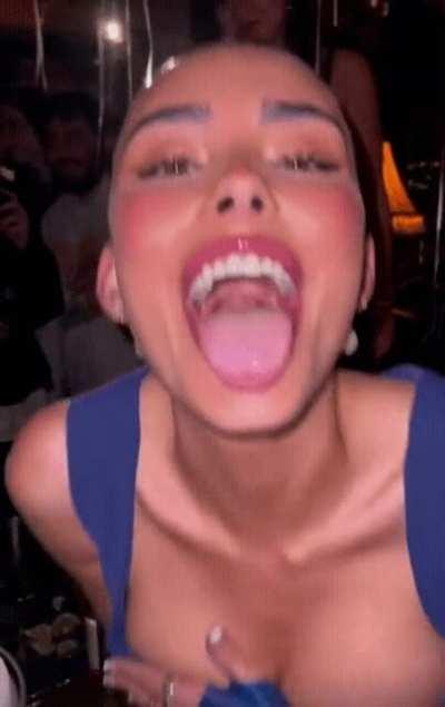 Madison Beer opening wide 