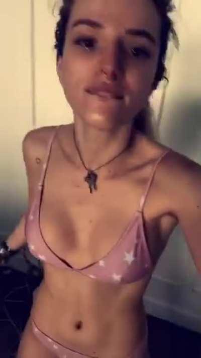 Her tits have a nice jiggle