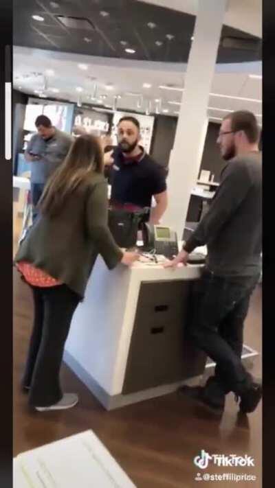 Verizon customer curses out manager because “the mafia can’t get what they want.”