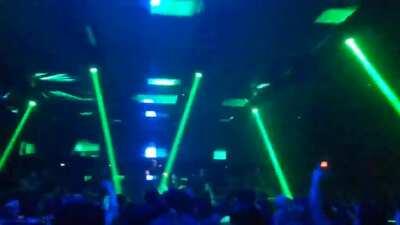 That distorted bass... 🤤