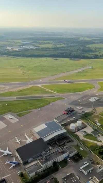 WizzAir take off, viewed from a hot air balloon (VNO)